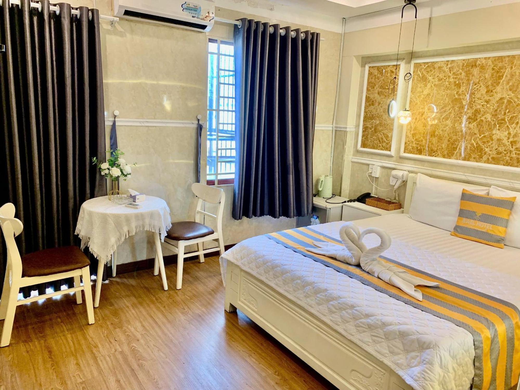 Jewel * TP. Hồ Chí Minh